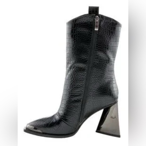Black Heeled Boots with Croc Texture and Pointed Toe - Picture 4 of 6